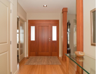 領尚櫥柜實木門品牌：如何選購實木門，打造高端家居空間