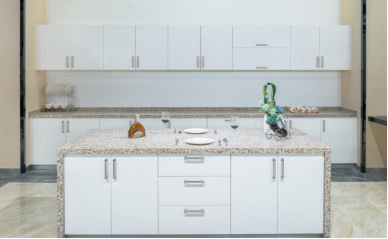 廚房櫥柜石英石臺面的價格是多少一米？